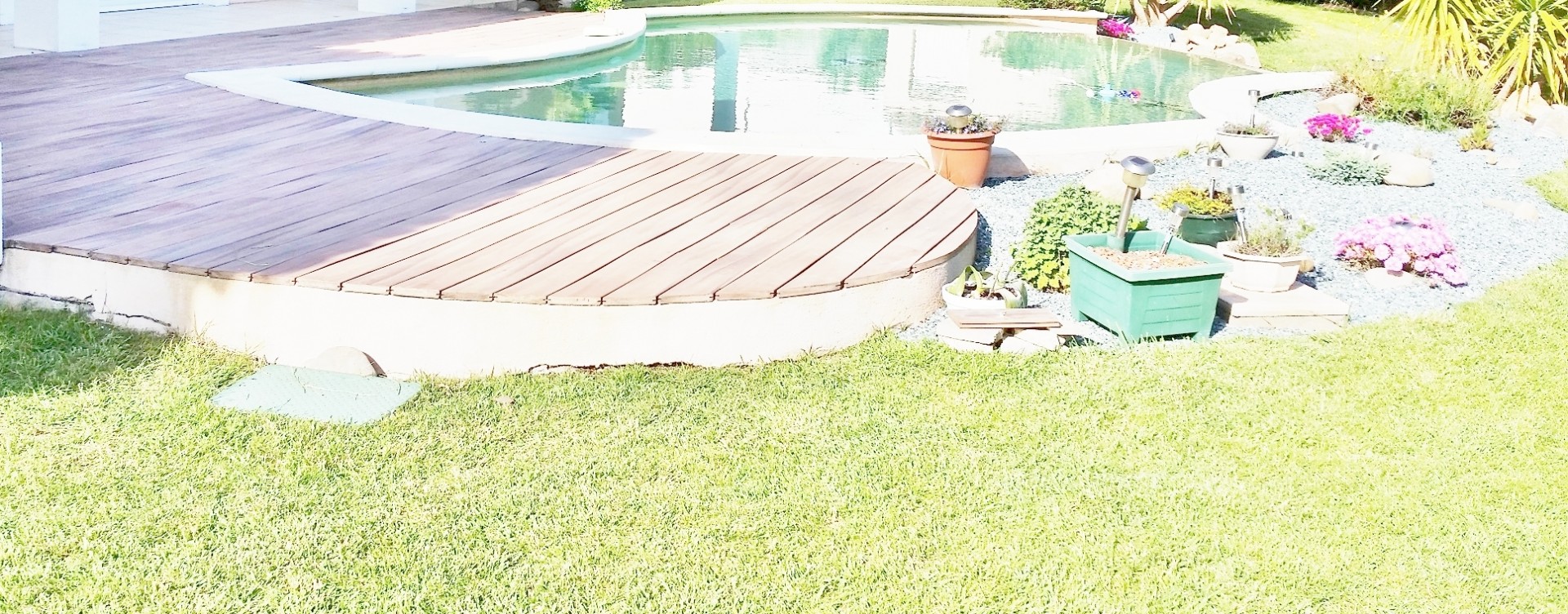 Terrasse bois aménagement piscine